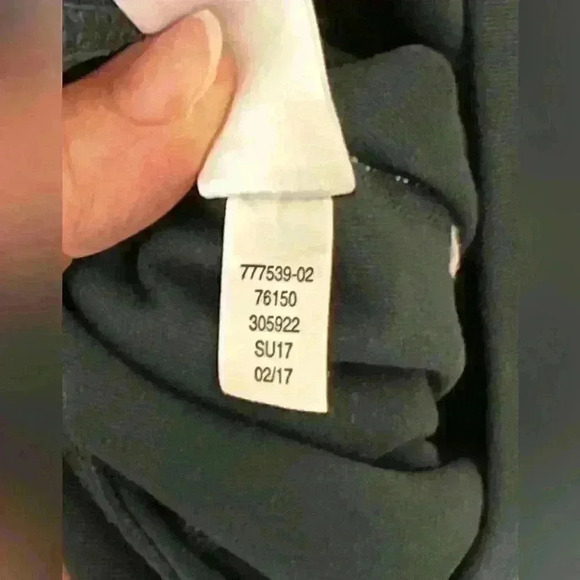 Athleta Women’s High Rise Mosiac Chaturanga to Town Capri Abyss Size S - Picture 6 of 6